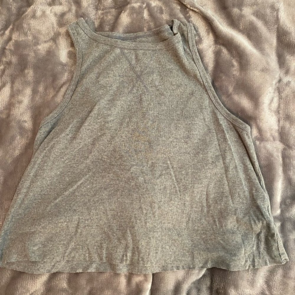 grey tank